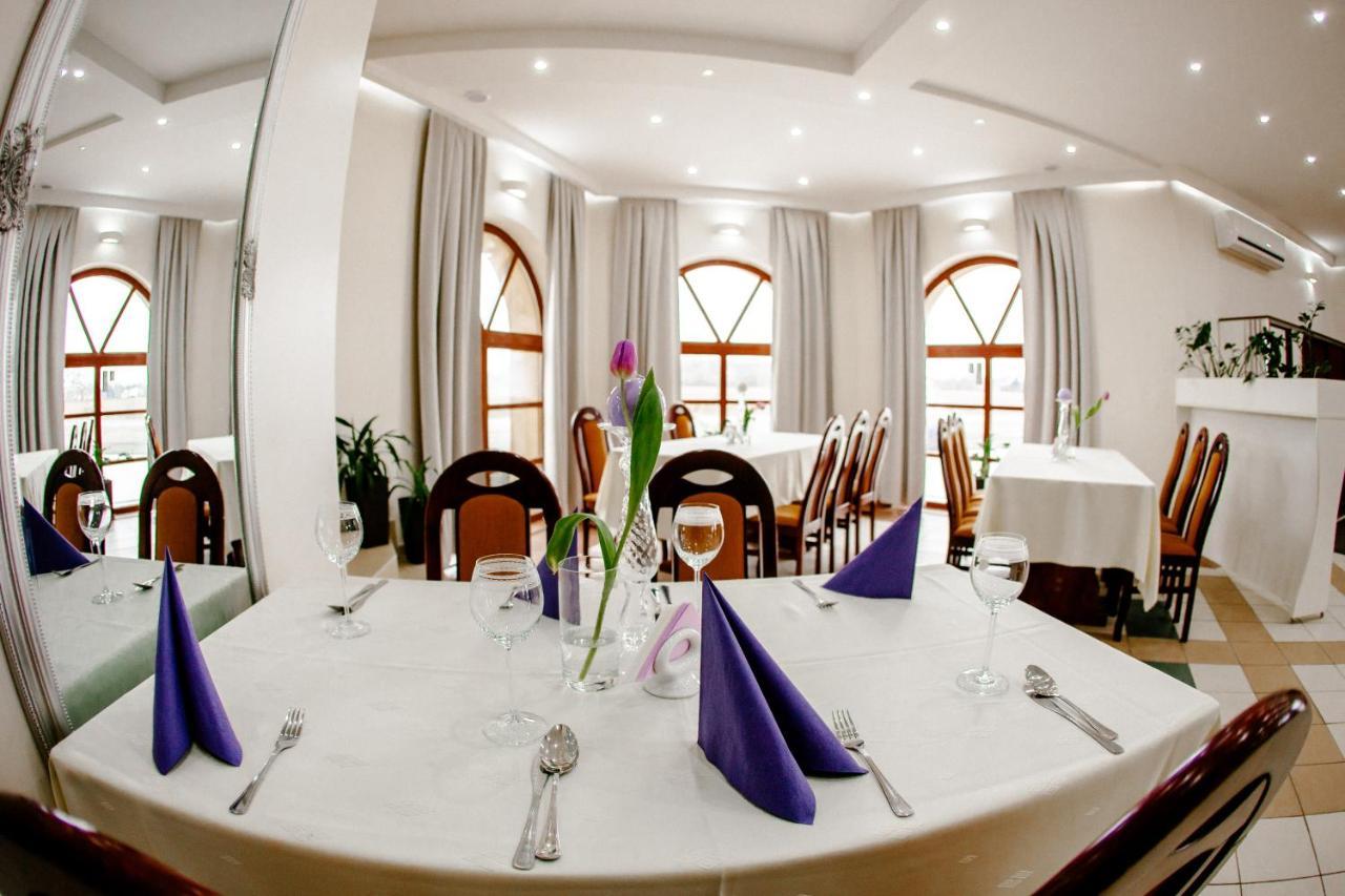 Lawendowy Ogrod Hotel Brzeg Exterior photo